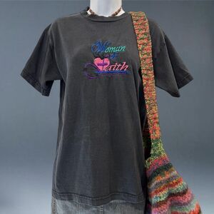 Vintage Woman of Faith Proverbs 31:30 Embroidered Christian Tee Medium